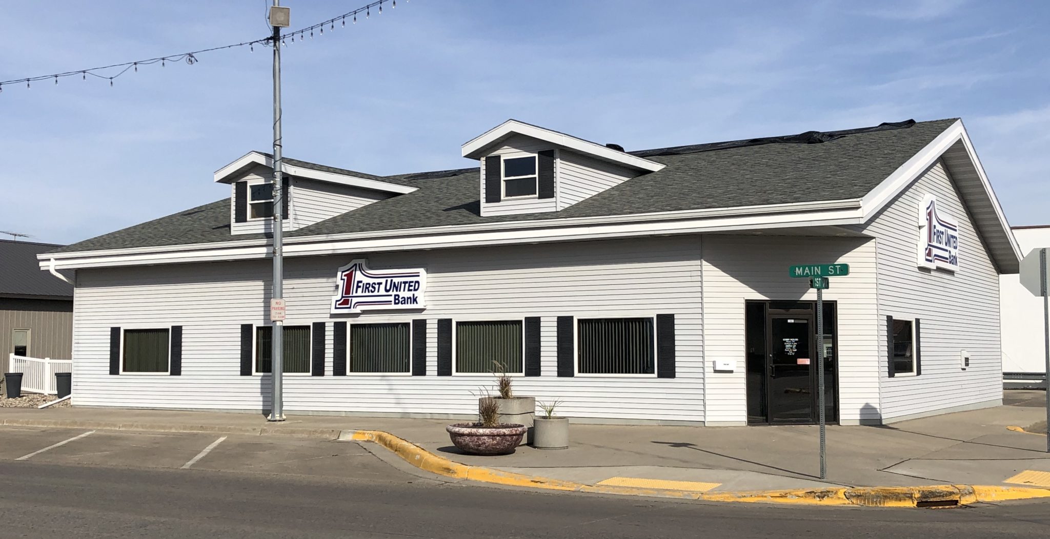 Locations First United Bank